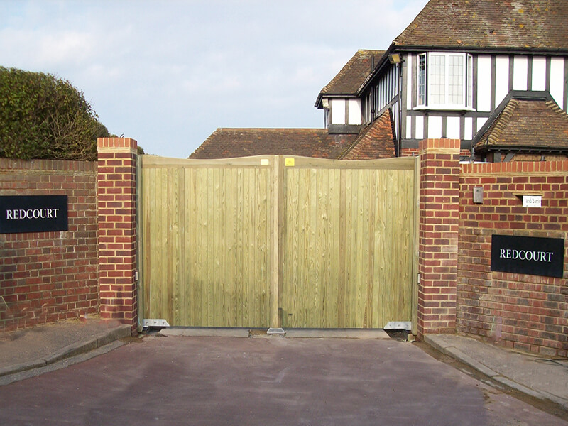 Sandwich Courtyard Gate edit