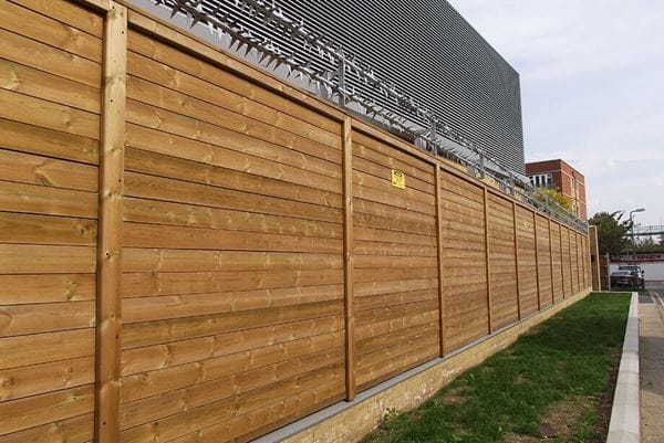 Jakoustic-SR3 Fence with Rota Spike