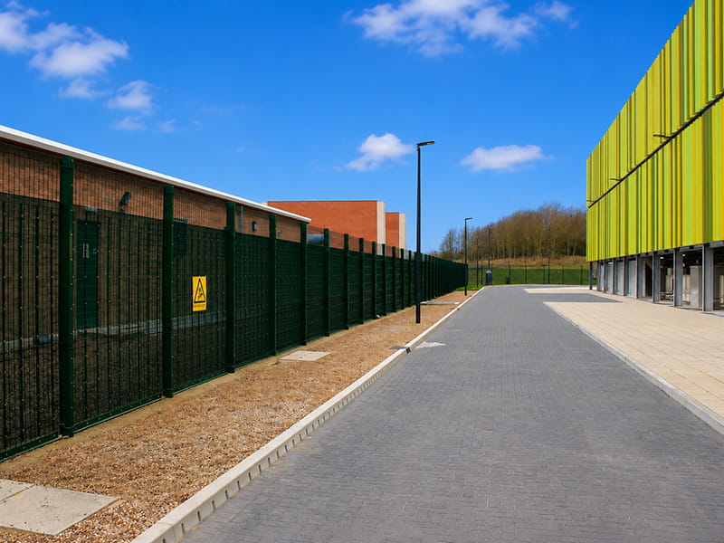 SR2 security fencing