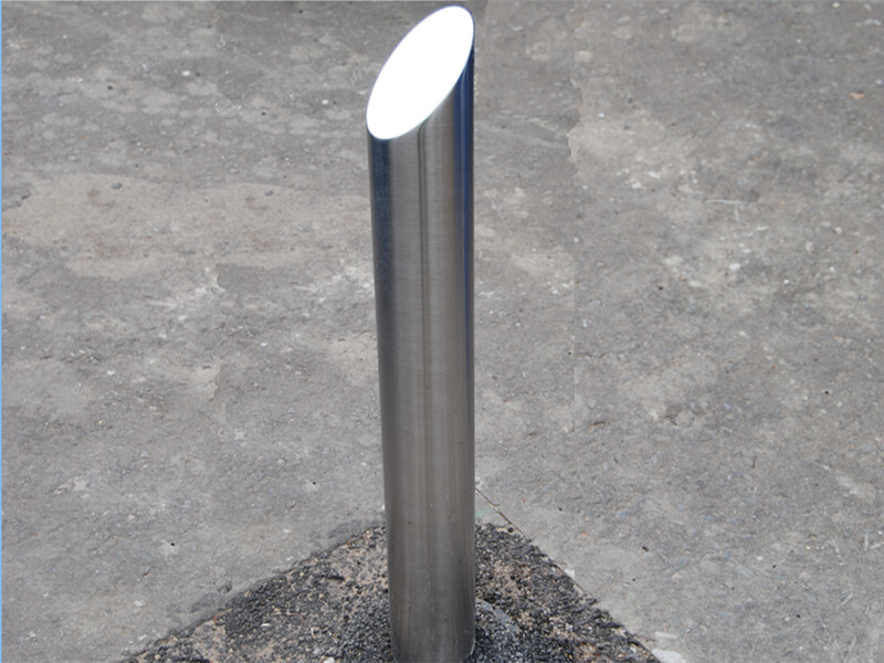 Stainless steel bollard sloped top