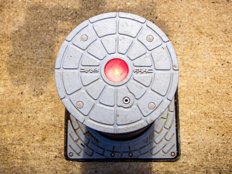automatic rising bollards systems