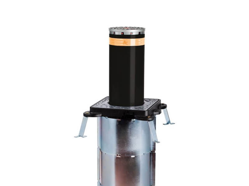 Automatic rising traffic bollard