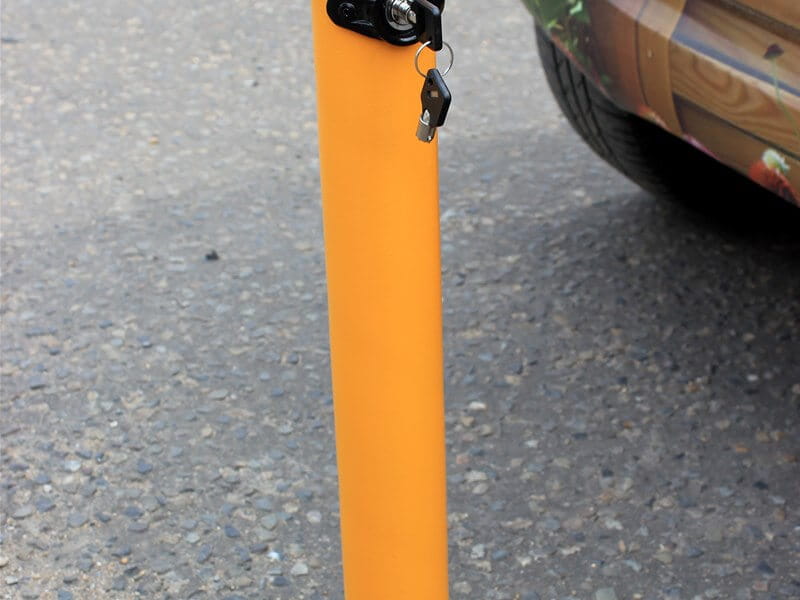 Collapsible parking post