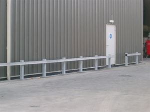 Sentry crash barrier