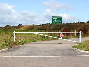 metal-barrier-fencing