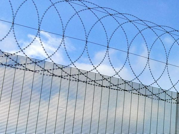 Flat wrap Barbed wire