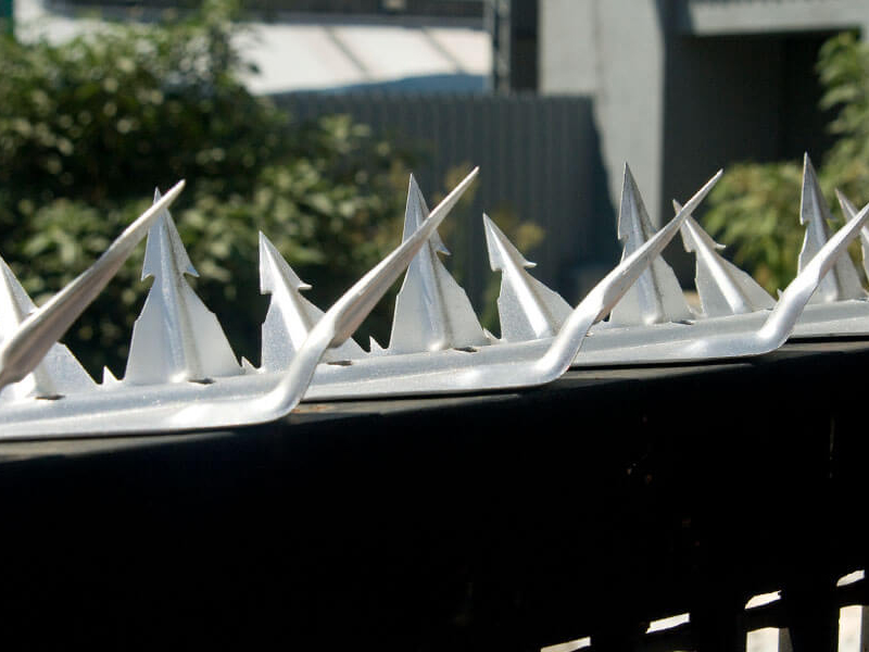 cobra-fence-spikes