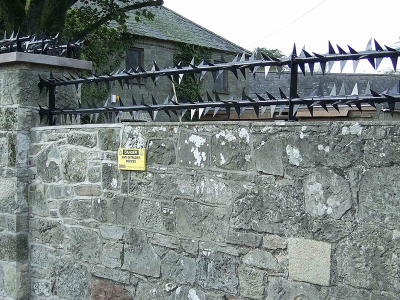 Fence spikes