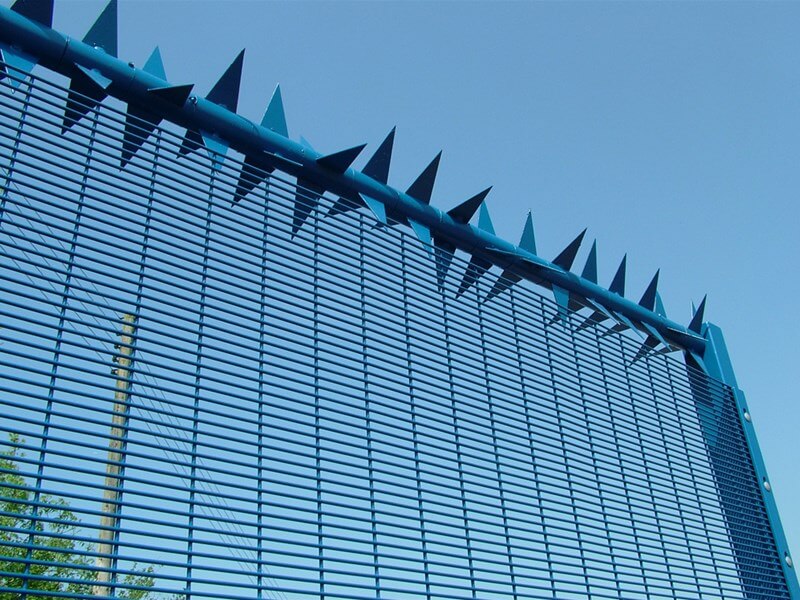 Rota spike on top of securi mesh