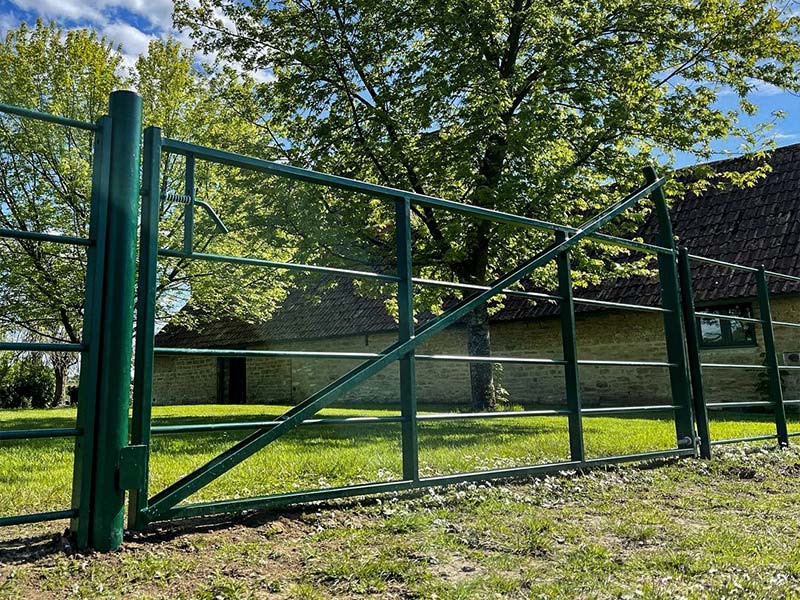 metal-estate-gate