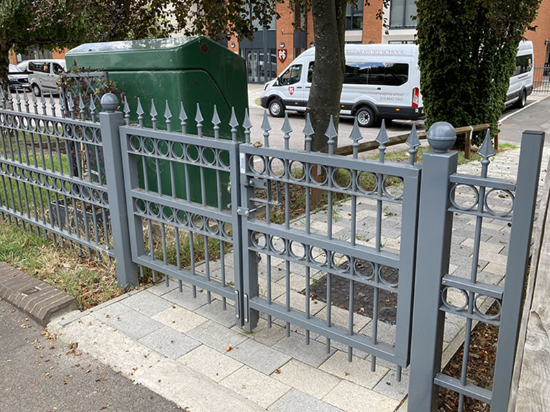 Short metal railings