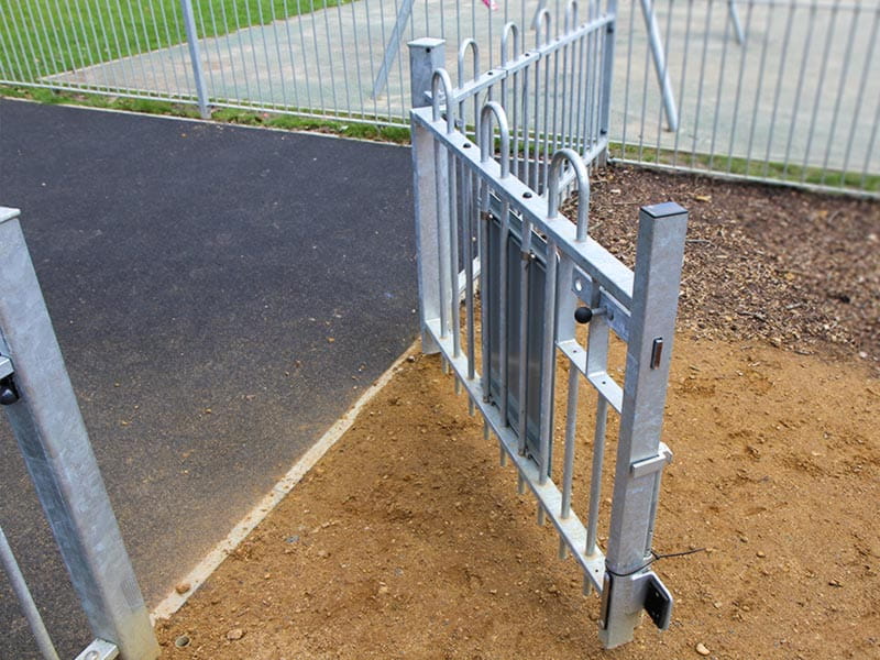 anti-trap-bow-top-gate-galvanised