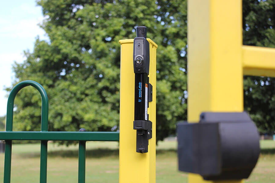 Magnetic Latch on Gate