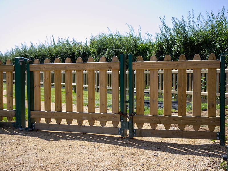Double leaf play area gate