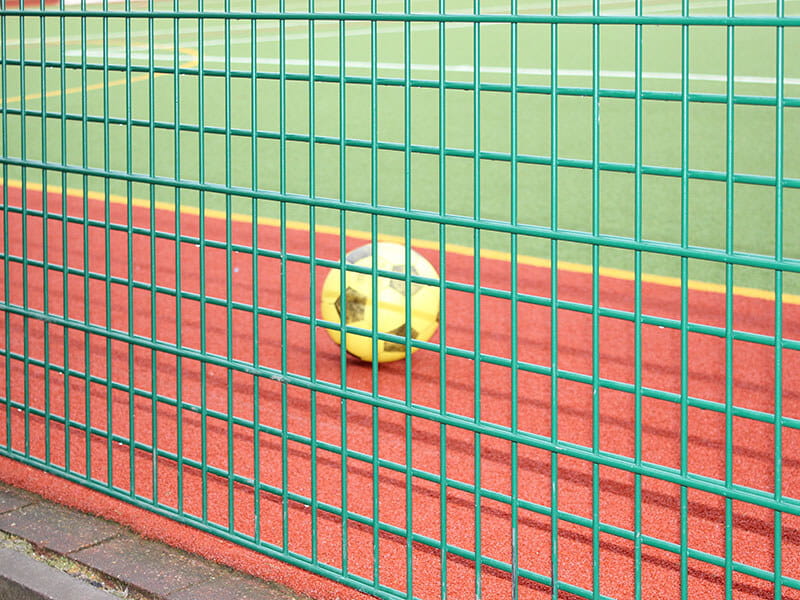 Rebound sports fencing