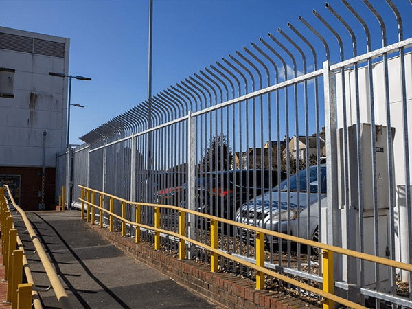 Hot dip galvanised security fencing