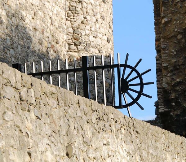 Barbican fencing in fan shape