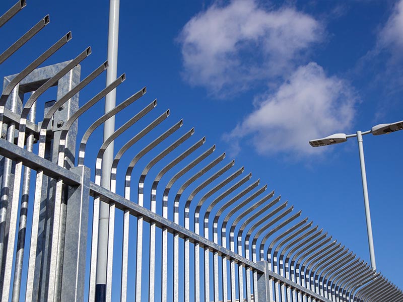 Cranked top security fencing