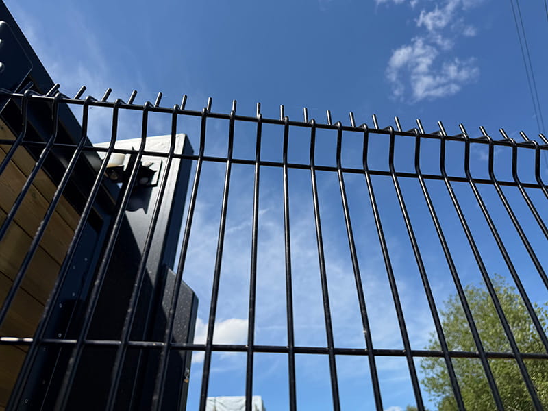 Secure V Mesh Fencing