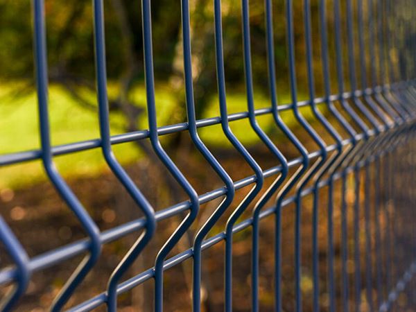 EuroGuard Regular V Mesh Fence Detail