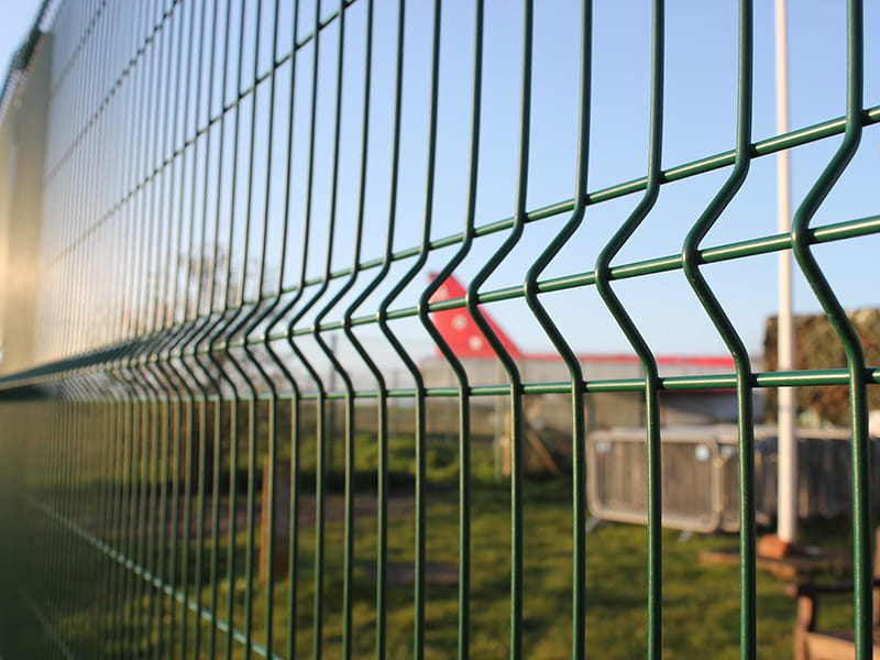 EuroGuard® Regular V Mesh Green