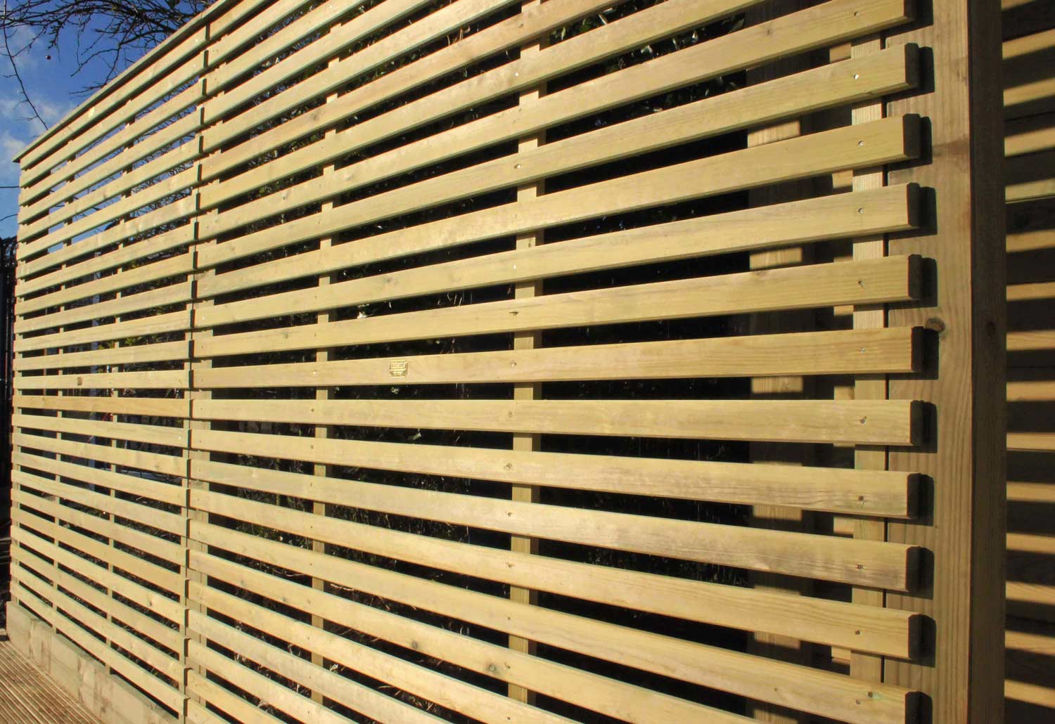 Slatted fencing