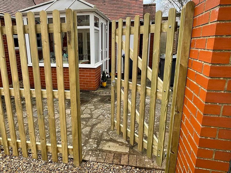 traditional palisade fencing