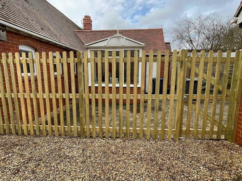 wooden palisade fencing
