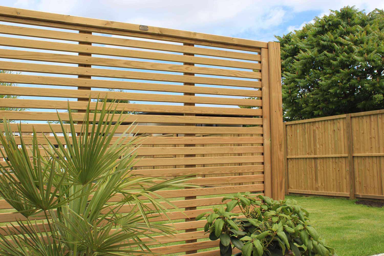 Slatted fencing