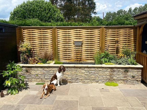 woven-fence-panel-design-feature