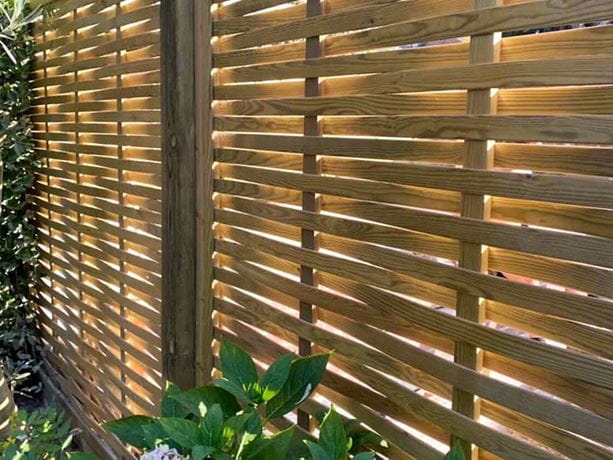 woven-garden-fence-panel-glow